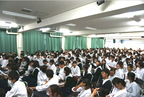 清家助教が兵庫県立須磨友が丘高校で講演をおこないました